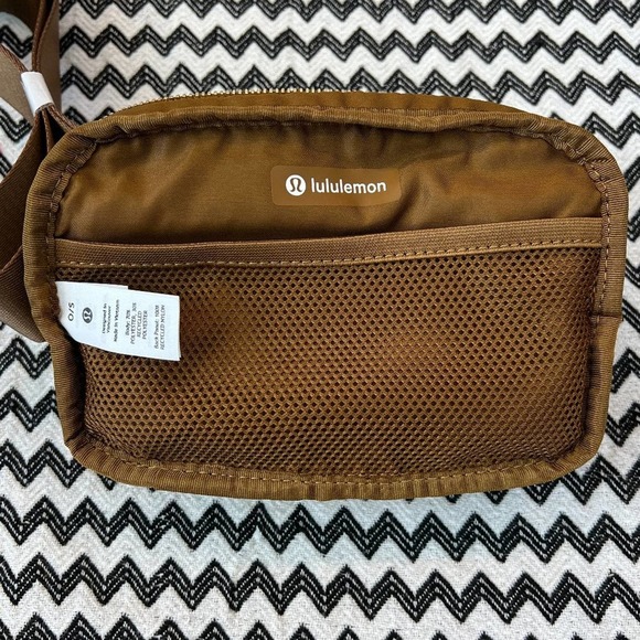 NWT Burnt Caramel Sherpa Fleece Everywhere Belt Bag lululemon - Picture 7 of 10